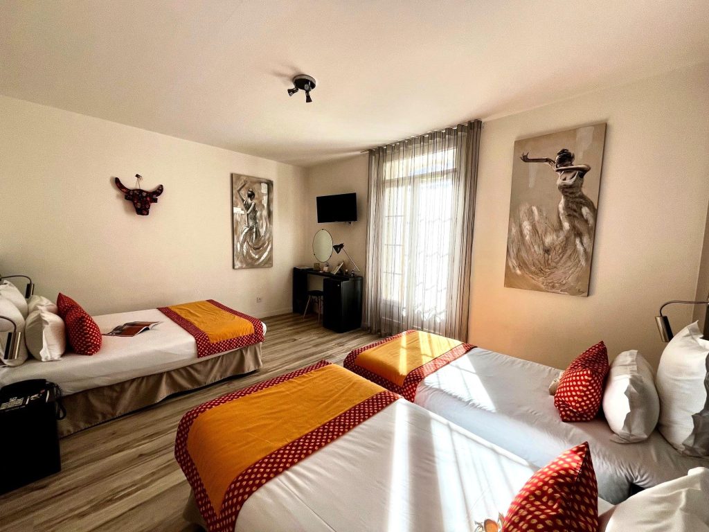 hotel-saint-louis-camargue-chambre-famille-balneo